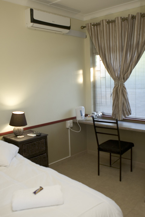 Lazy Daisy Lodge room 7